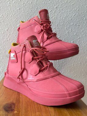 SOREL out n about rain boots size 8 pink yellow waterproof booties